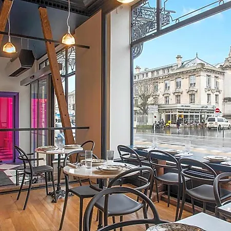 Labe Centre Gare 4*